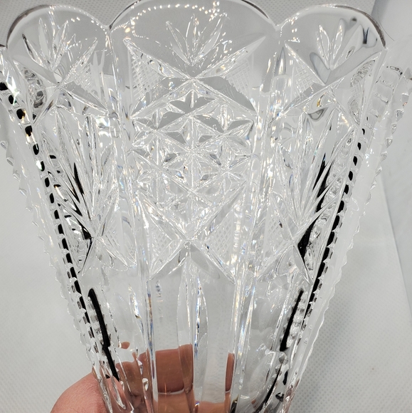 Cut Lead Crystal Fan Vase - Picture 4 of 6